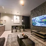 Jacuzzi Cinema Shibui 5 *