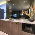 Jacuzzi Cinema Shibui 5 *