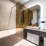 Jacuzzi Cinema Shibui 5 Apartment