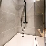 Jacuzzi Cinema Shibui 5 *
