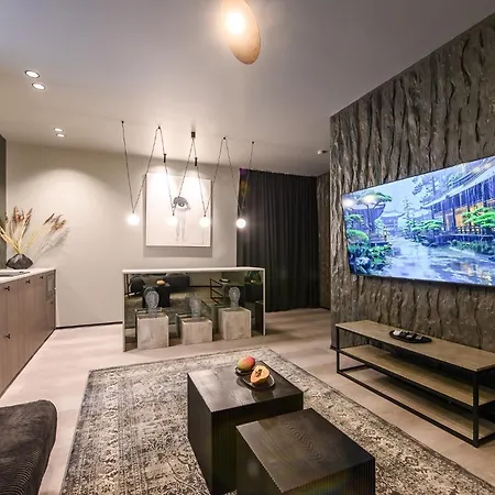 Jacuzzi Cinema Shibui 5 *