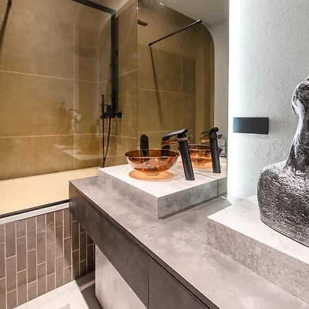 Jacuzzi Cinema Shibui 5 * كاوناس