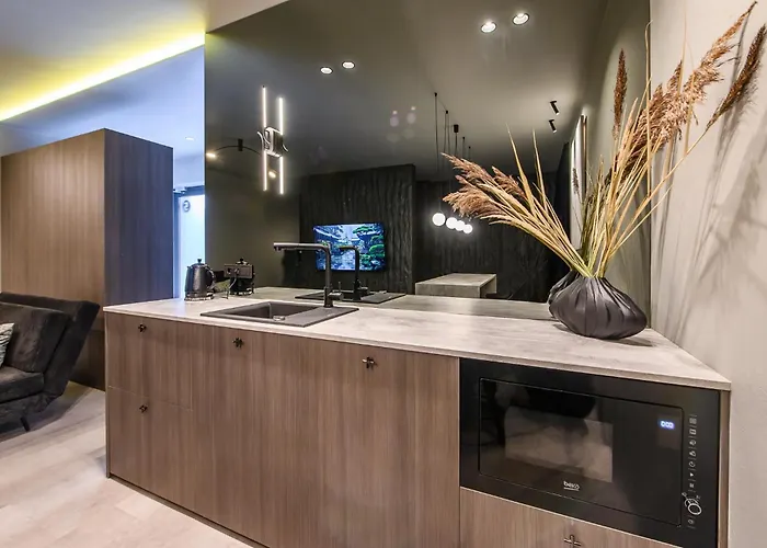 Jacuzzi Cinema Shibui 5 *